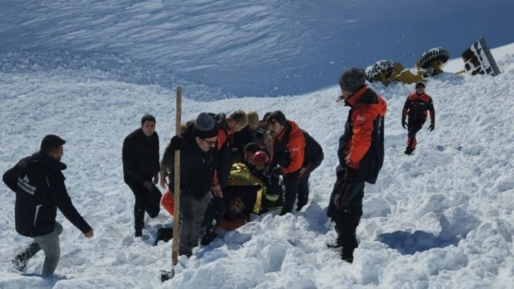 Acı haber geldi! Çığ altında kalan operatör yaşam savaşını kaybetti