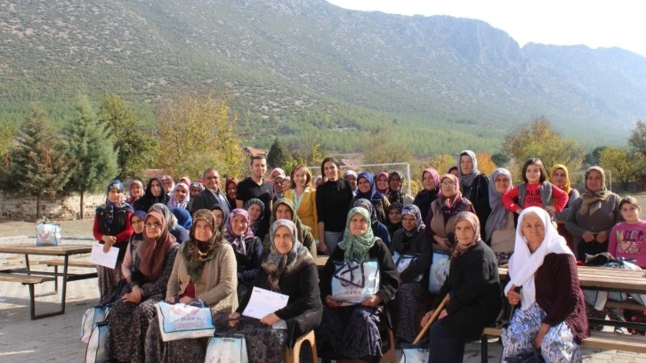 Akfen Yenilenebilir Enerji'nin 'Kırsal Bölge Eğitim Seminerleri'ne ödül