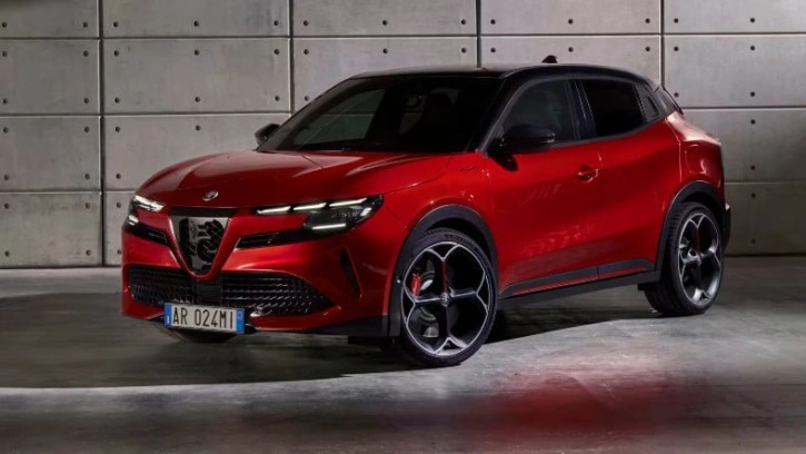 Alfa Romeo Milano'nun İsmi Junior Oldu