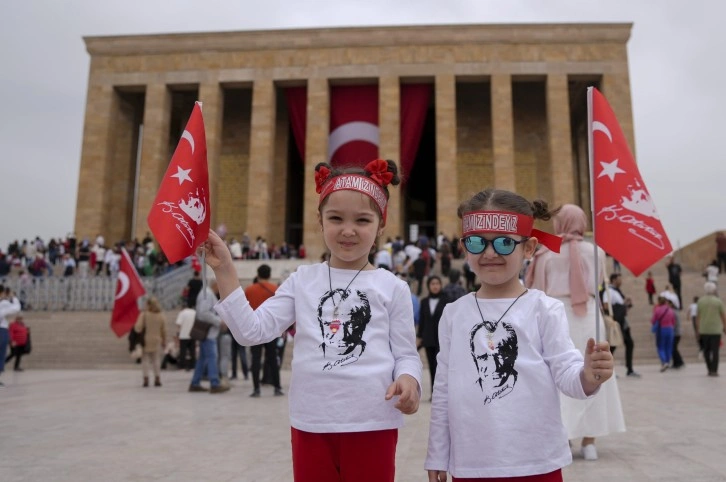 Anıtkabir'de 23 Nisan coşkusu