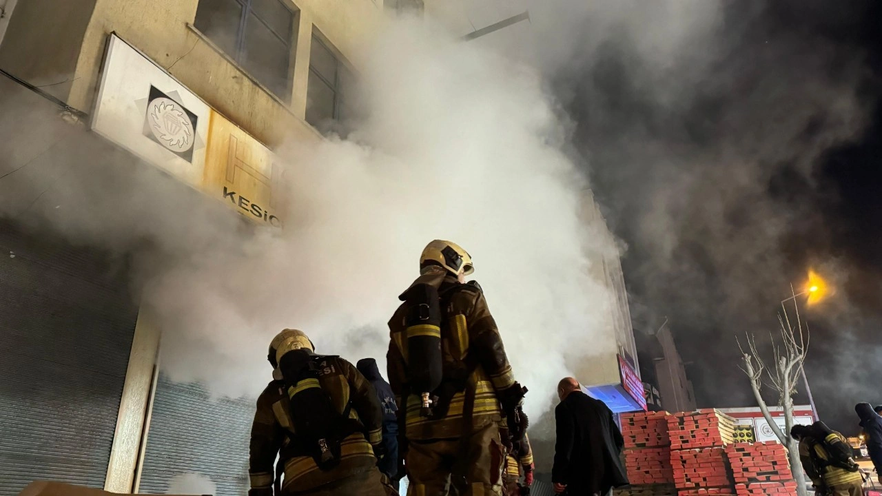 Ankara'da mobilya atölyesinde çıkan yangın korkuttu