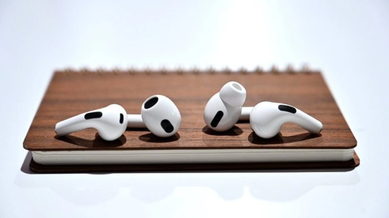 Apple Yeni AirPods Yazılım Güncellemesini Duyurdu