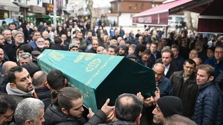 Bakırköy'deki TIR faciasında hayatını kaybeden 4 kişilik aile son yolculuğuna uğurlandı