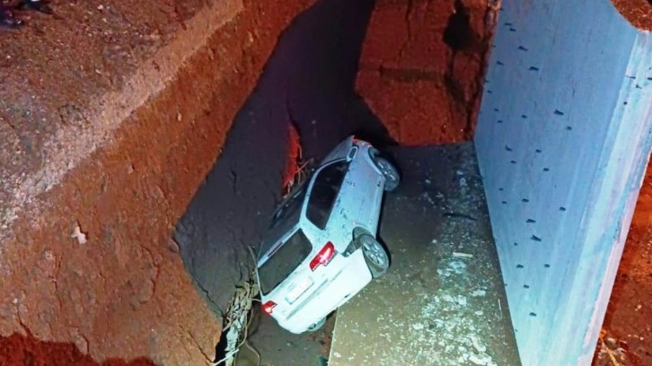 Bitlis'te otomobil, menfeze düştü; 3 yaralı