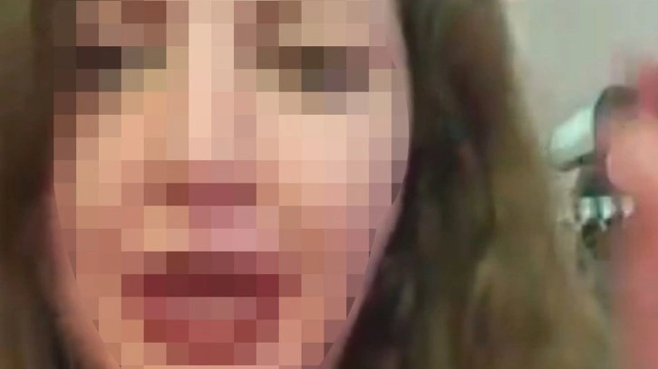 Canlı yayında 8 yaşındaki kızı için 'müstehcen' ifadeler kullanan kadına gözaltı