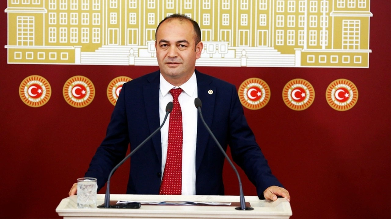 CHP'li Özgür Karabat 'Dünyada eşi benzeri yok' diye tepki gösterdi