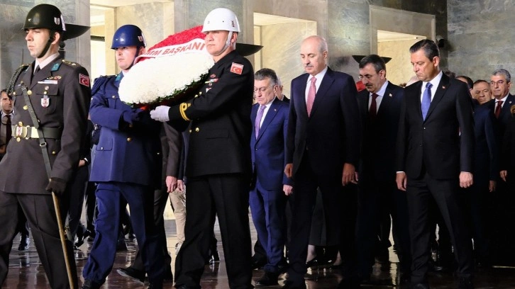 Devlet erkanı Anıtkabir'i ziyaret etti