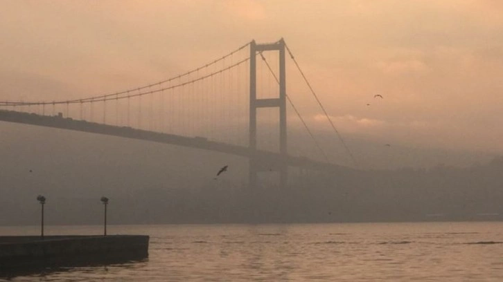 İstanbul Boğazı’nda gemi trafiği çift yönlü ve geçici olarak askıya alındı