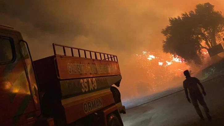 İzmir'deki orman yangınlarında, havadan ve karadan müdahale sürüyor