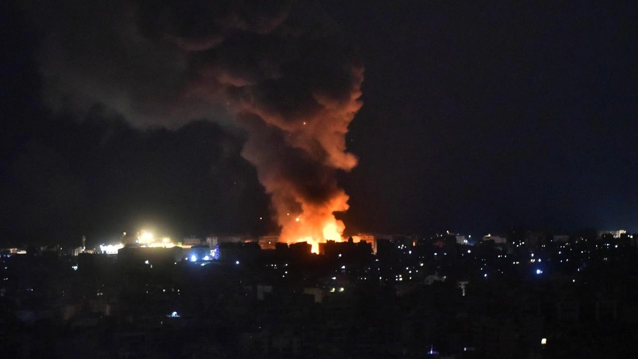 Katil İsrail ordusu Beyrut'un güneyine hava saldırısı düzenledi