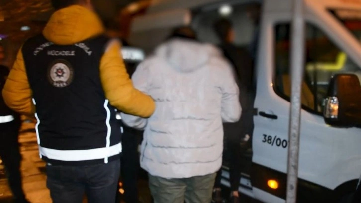 Kayseri'de polisin 'huzur' uygulamasında 28 kaçak göçmen yakalandı
