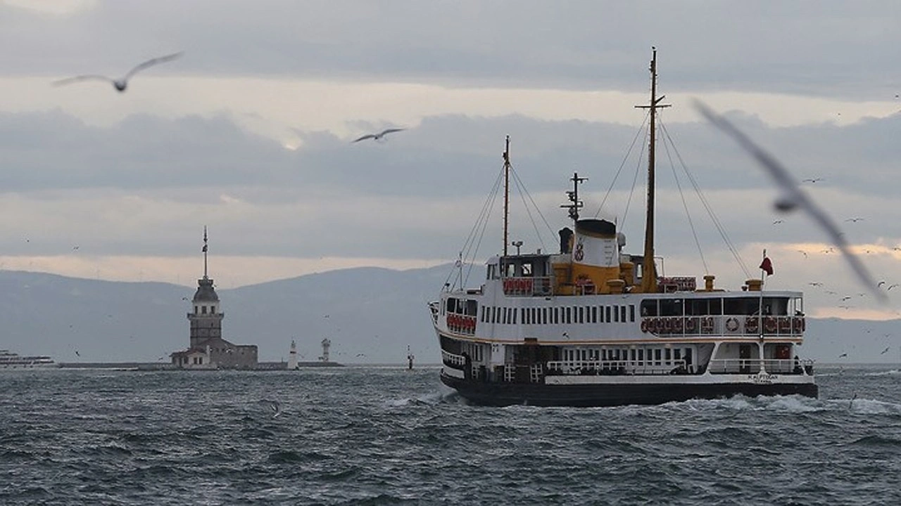 Marmara'da lodos nedeniyle bazı deniz seferleri iptal edildi