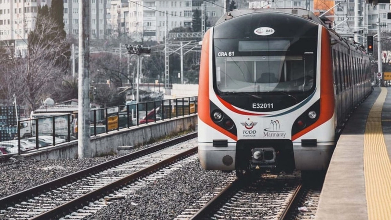 Marmaray'da bir kişi intihar etti