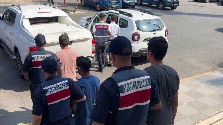 Mersin merkezli 2 ilde terör operasyonu; 5 gözaltı