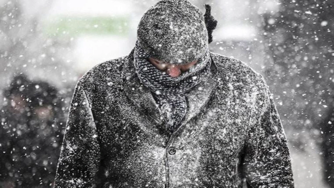 Meteoroloji'den kuvvetli kar yağışı uyarısı! İstanbul ve bu bölgelere uyarılar!