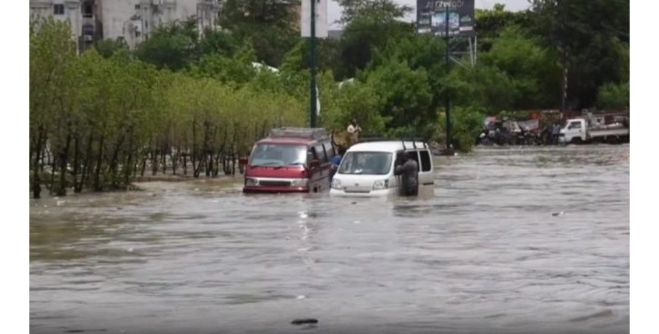 Pakistan'da şiddetli yağışlar nedeniyle 8 kişi öldü, 12 kişi yaralandı