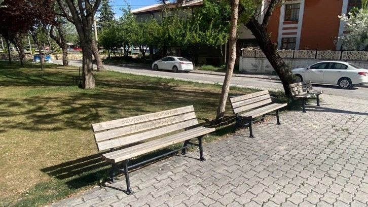 Parkta oturan öğrencilere makaslı saldırı: 