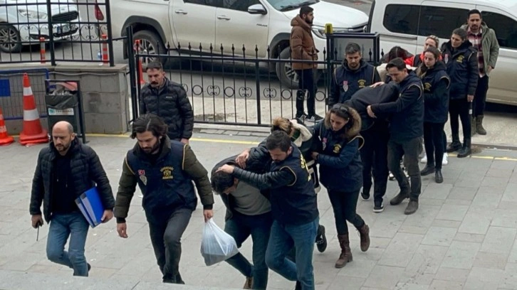 Polisin müşteri gibi anlaştığı şüphelilere 'fuhuş' operasyonunda 5 gözaltı