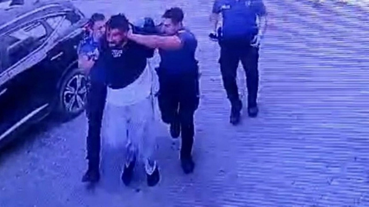 Polisleri bu defa satırla tehdit etti!