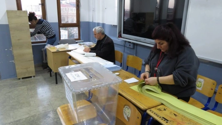 Sandık yemini ederek göreve başladılar