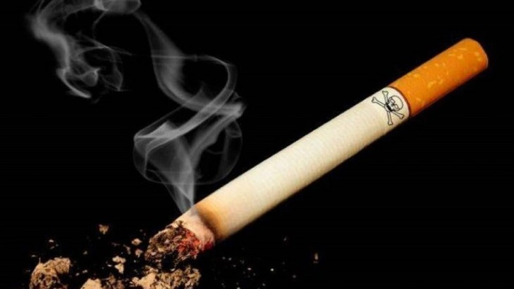 Uzmanından uyarı: Sigara içen erkekler dikkat. Kansere yakalanmanız an meselesi