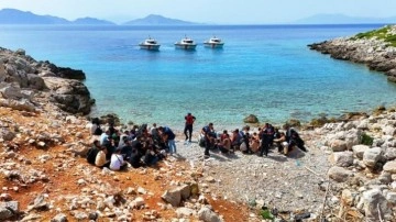 65 göçmeni Yunanistan diye Marmaris'e götürdüler!