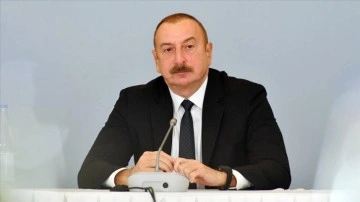 Aliyev, Ermenistan'ı silahlandıran ülkeleri uyardı