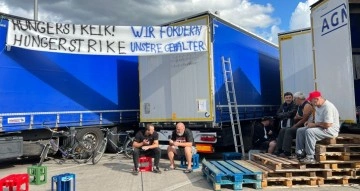 Almanya’da aralarında bir Türk’ün de bulunduğu 85 tır şoförü açlık grevinde