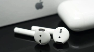 Apple'dan Uygun Fiyatlı Kulaklık Gelebilir: AirPods Lite