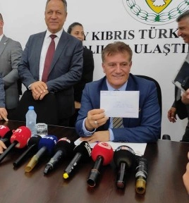 Arıklı: CTP milletvekilleri istifa ederse benim istifa mektubumu da yürürlüğe koysunlar