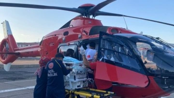 Bingöl'de doğan 1 günlük bebek, ambulans helikopterle Elazığ'a sevk edildi