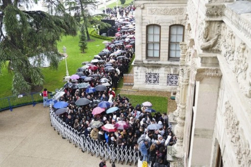 Büyük Önder Atatürk, Dolmabahçe Sarayı'ndaki odasında törenle anıldı