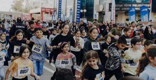 Çocuklar da maraton heyecanına ortak oldu&#8230; Ülker Lefkoşa Çocuk Koşusu tamamlandı