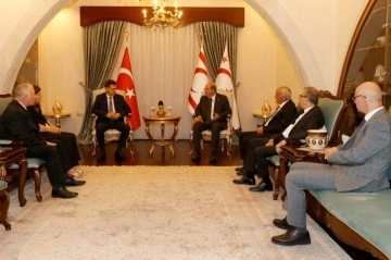 Cumhurbaşkanı Ersin Tatar, Kamu Hizmeti Komisyonu üyelerini kabul etti