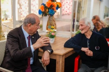 Cumhurbaşkanı Tatar, Özen Yaşlı Yaşam Merkezi’ni ziyaret etti