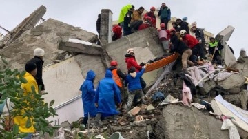 Depremde 63 kişinin öldüğü apartmanın yıkılmasıyla ilgili davada gelişme