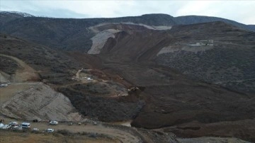 Erzincan’daki maden faciası;Toprak altında kalan işçileri arama çalışmaları sürüyor