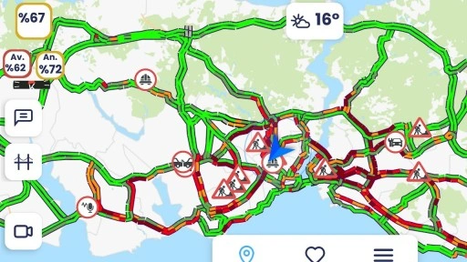 İstanbul'da haftanın ilk iş gününde trafik kilitlendi