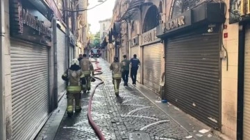 İstanbul Kapalıçarşı'da kuyumcu atölyesindeki yangın söndürüldü