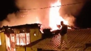 İzmir'de prizde unutulan şarj aleti yangına sebep oldu!