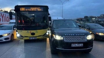 Kadıköy'de şoke eden görüntü! Kaza yapan İETT şoförü, otobüsü sürücünün üzerine sürdü