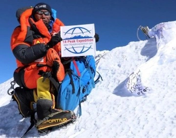 Nepalli dağcı Kami Rita, 29. kez Everest'in zirvesine tırmanarak dünya rekoru kırdı