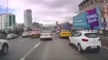 O anlar saniye saniye böyle görüntülendi: Kadıköy D-100 karayolunda zincirleme kaza kamerada