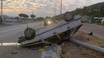 Otomobil direğe çarpıp, takla attı: 1’i çocuk, 4 yaralı