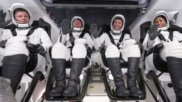Rus ve ABD’li 4 astronotu taşıyan SpaceX roketi Uluslararası Uzay İstasyonu'na fırlatıldı