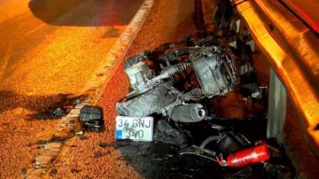 Sarıyer’de taksi ile çarpışan motosiklet alev alev yandı: 2 yaralı