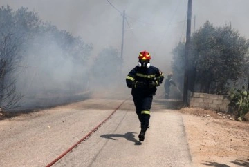 Yunanistan'ın Attiki bölgesindeki yangında 1 kişi hayatını kaybetti